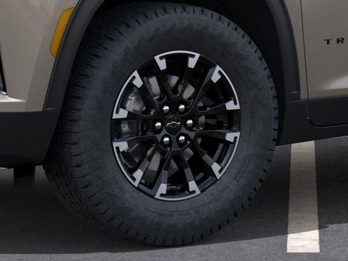 New 2026 Chevrolet Traverse Z71 w/ Driver Confidence Package AWD/4WD image 9