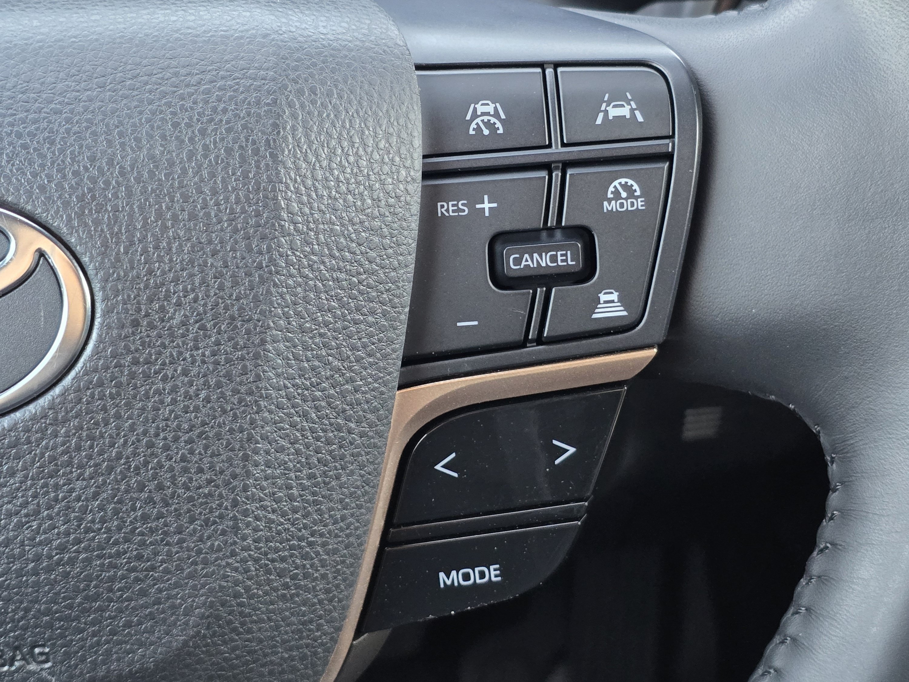 Used 2023 Toyota Crown AWD/4WD image 14
