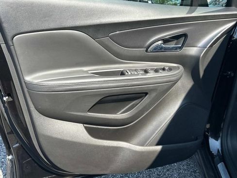 Used 2022 Buick Encore Preferred w/ Safety Package image 17