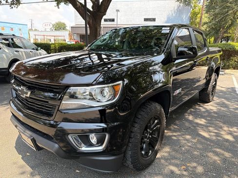 Used 2020 Chevrolet Colorado Z71 w/ Z71 Midnight Edition AWD/4WD image 3