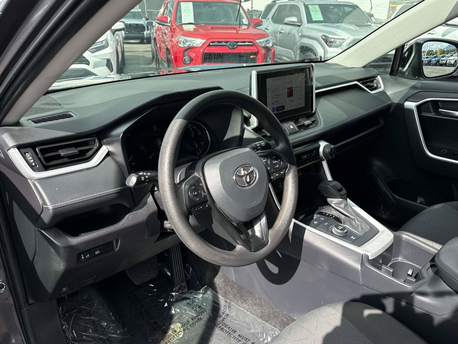 Used 2025 Toyota RAV4 XLE AWD/4WD image 11