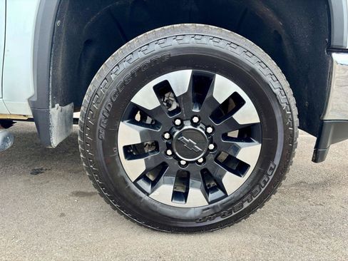 Used 2020 Chevrolet Silverado 2500 Custom w/ Custom Value Package AWD/4WD image 29