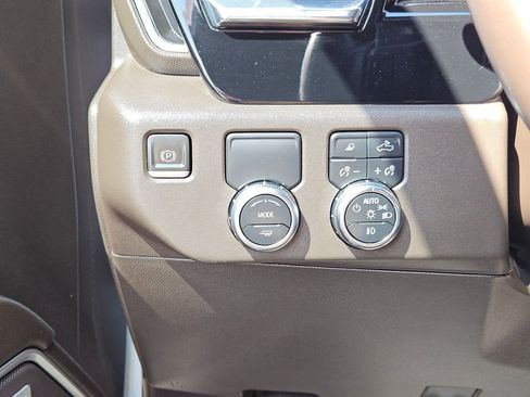 Certified 2022 GMC Sierra 1500 SLT w/ SLT Convenience Package image 26