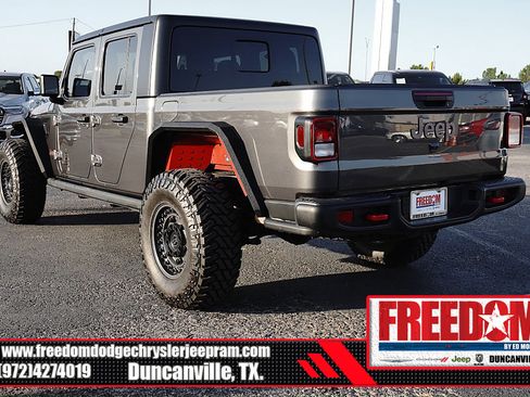 Used 2023 Jeep Gladiator Rubicon AWD/4WD image 3
