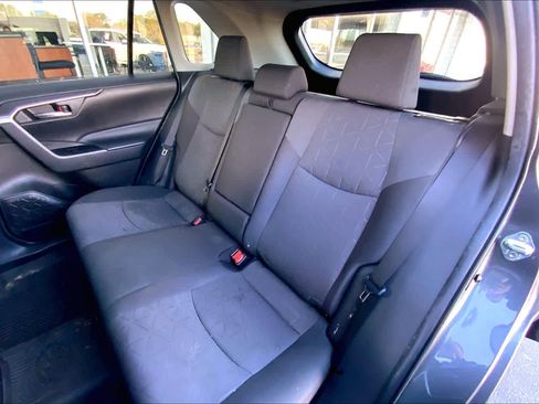 Used 2022 Toyota RAV4 XLE image 22