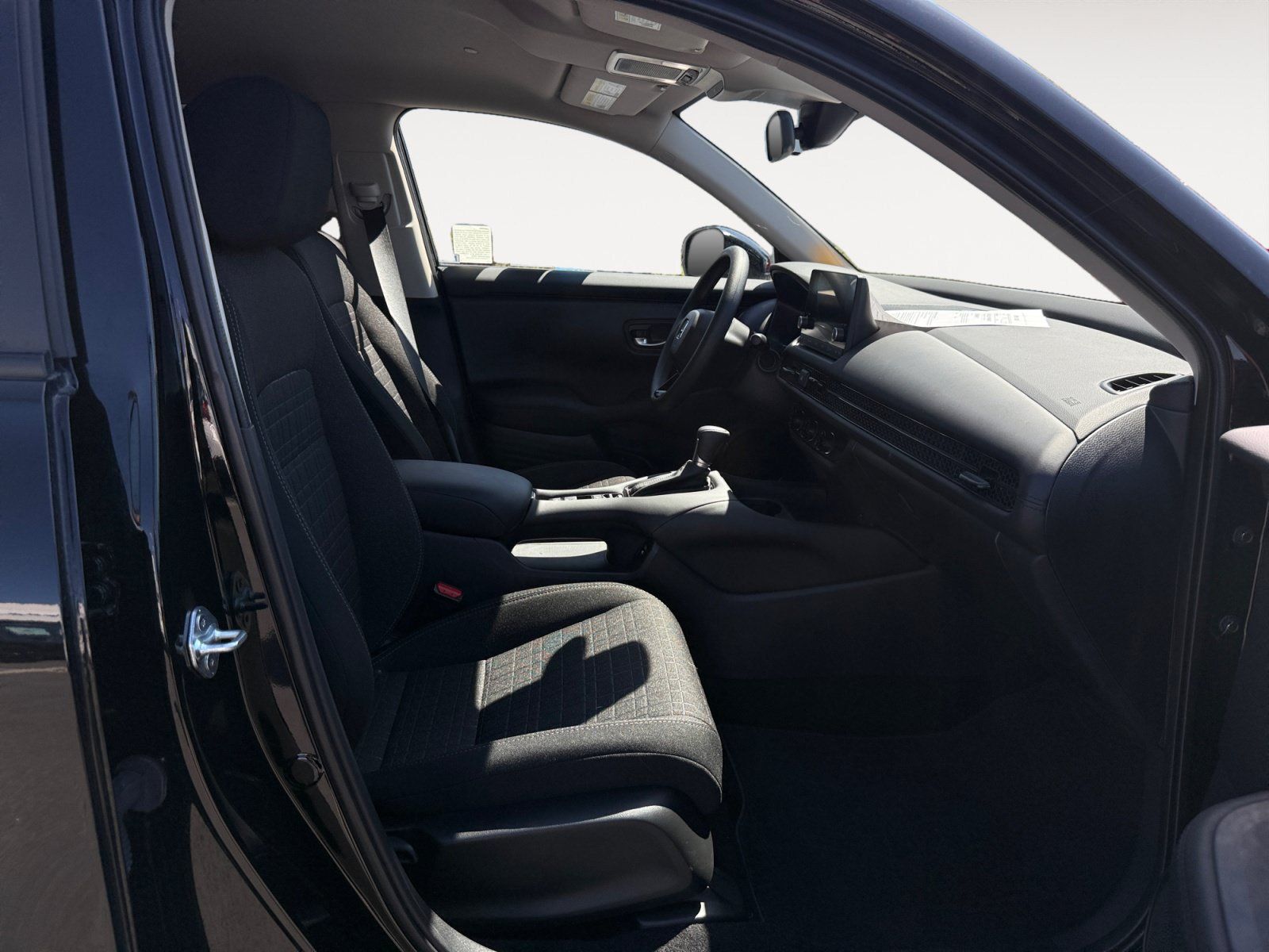 Certified 2025 Honda HR-V LX image 19