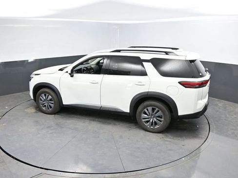 Used 2025 Nissan Pathfinder SV AWD/4WD image 32