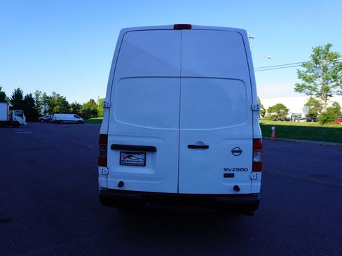 Used 2016 Nissan NV 2500 SV RWD image 6