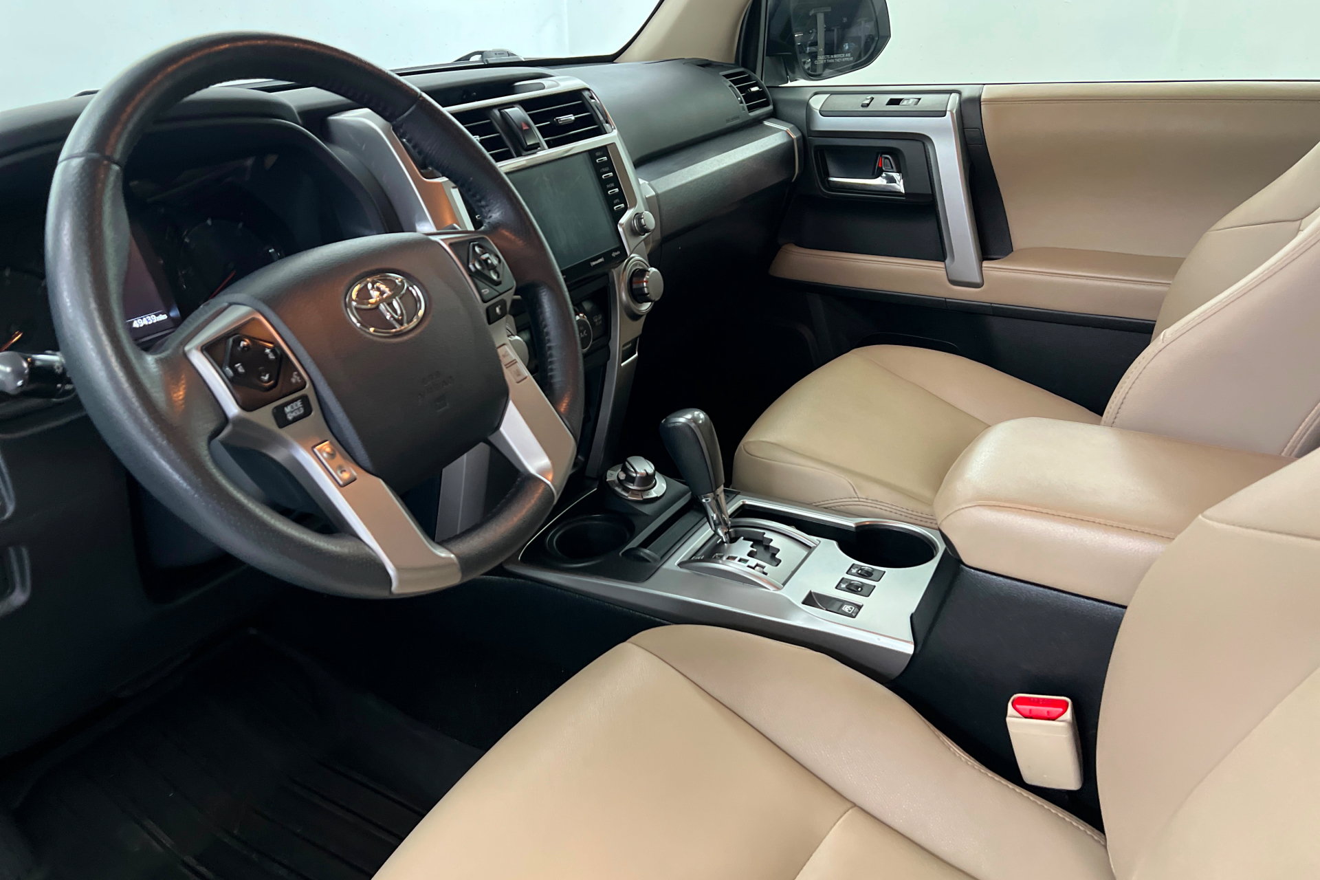 Used 2022 Toyota 4Runner SR5 Premium AWD/4WD image 16