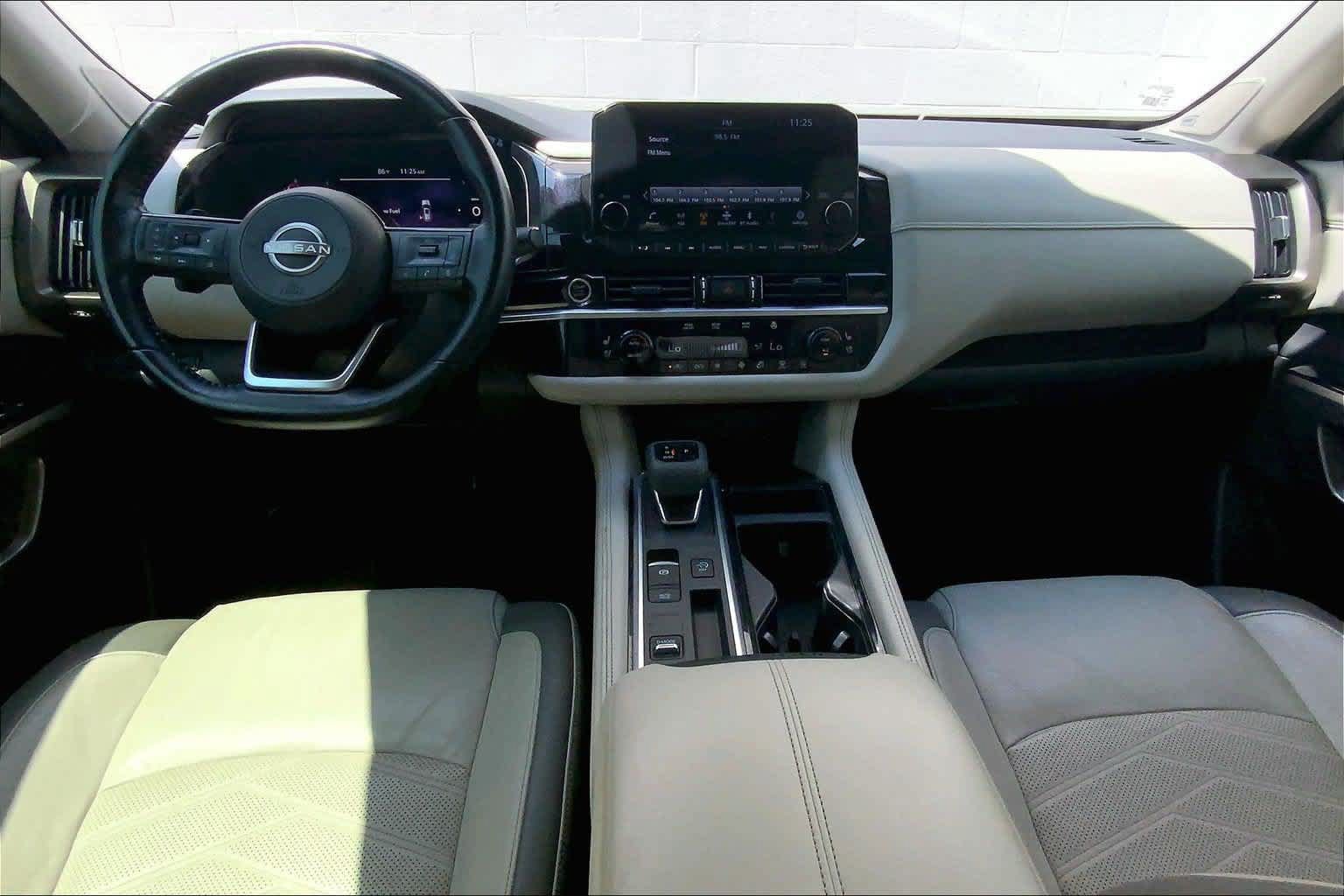 Used 2022 Nissan Pathfinder Platinum w/ Cargo Package FWD image 10