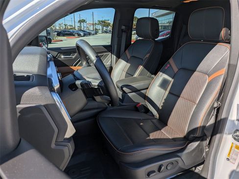 Used 2023 GMC Canyon AT4 w/ AT4 Premium Package image 11