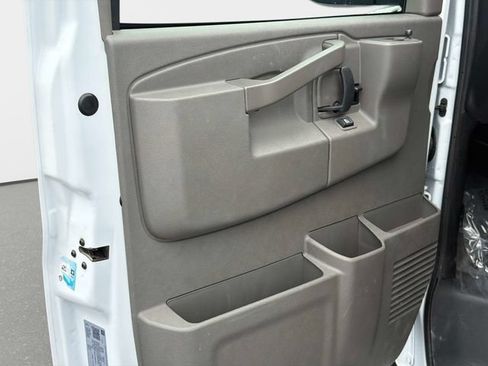 Used 2025 GMC Savana 2500 w/ Driver Convenience Package RWD image 10