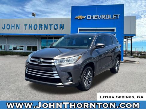 Used 2018 Toyota Highlander XLE FWD image 1