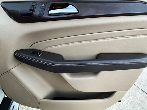 Used 2015 Mercedes-Benz ML 350 4MATIC image 29