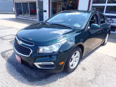 Used 2015 Chevrolet Cruze LT FWD image 2