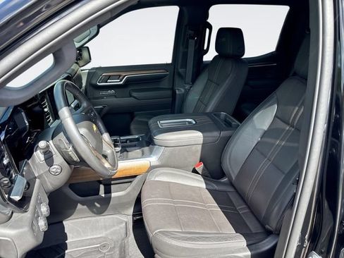 Used 2022 Chevrolet Silverado 1500 High Country w/ High Country Premium Package AWD/4WD image 11