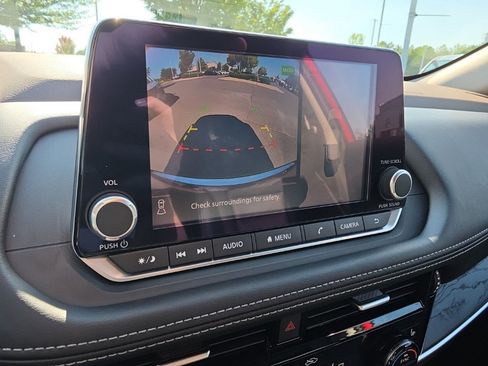 Used 2021 Nissan Rogue SL FWD image 19