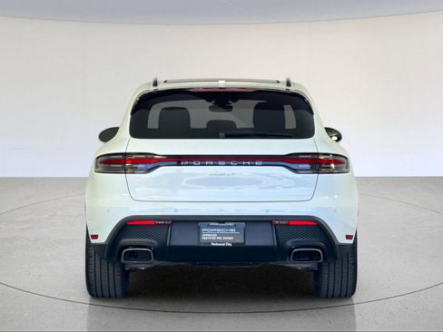 Certified 2025 Porsche Macan image 7