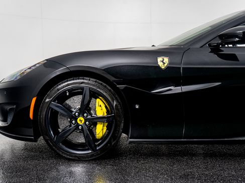 Used 2019 Ferrari Portofino image 21