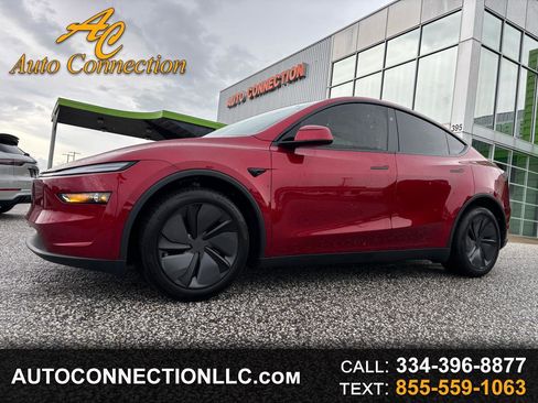 Used 2026 Tesla Model Y Long Range RWD image 1