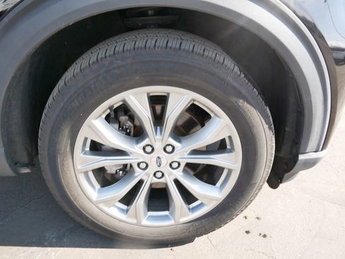 Used 2023 Ford Explorer XLT w/ Equipment Group 202A image 6