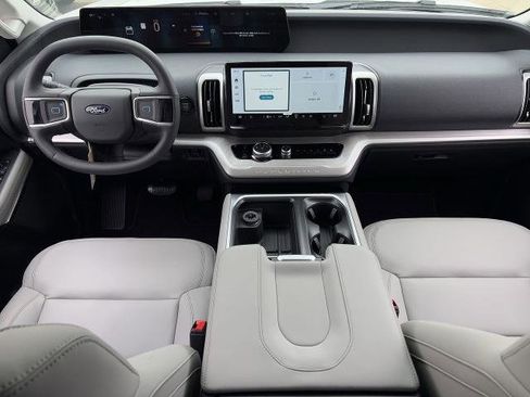 New 2026 Ford Expedition Active image 11