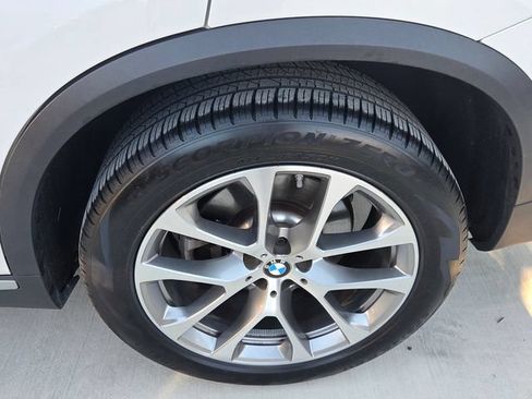 Certified 2025 BMW X5 xDrive40i w/ Parking Assistance Package AWD/4WD image 9