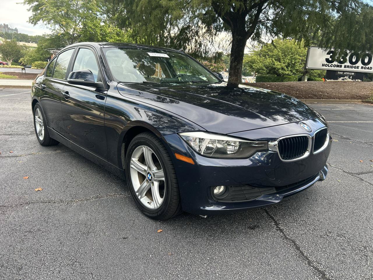Used 2015 BMW 320i Sedan RWD image 6