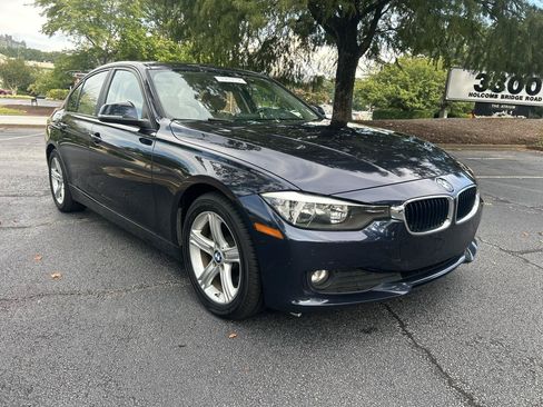 Used 2015 BMW 320i Sedan RWD image 6