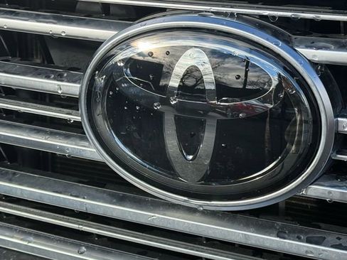 Used 2019 Toyota Tundra Limited image 8