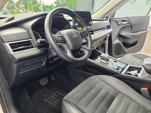 Used 2022 Mitsubishi Outlander SE FWD image 12