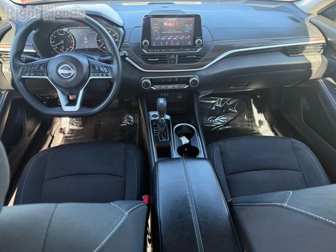 Used 2024 Nissan Altima 2.5 SV image 27