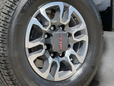 Used 2022 GMC Sierra 2500 Pro w/ Fleet Convenience Package AWD/4WD image 15