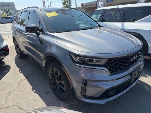 Used 2023 Kia Sorento SX FWD image 2