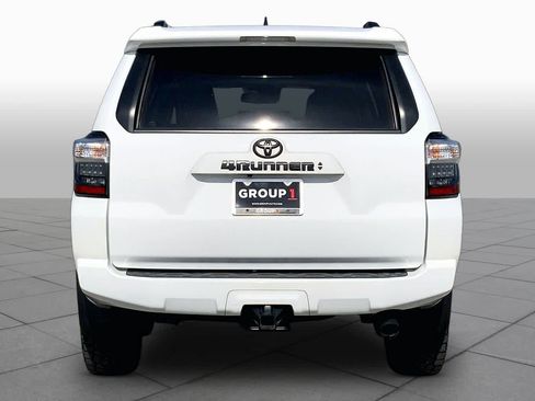 Used 2022 Toyota 4Runner SR5 Premium w/ Moonroof Package RWD image 5
