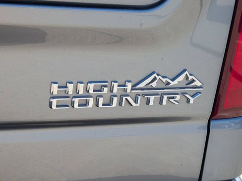 Used 2025 Chevrolet Silverado 1500 High Country AWD/4WD image 8