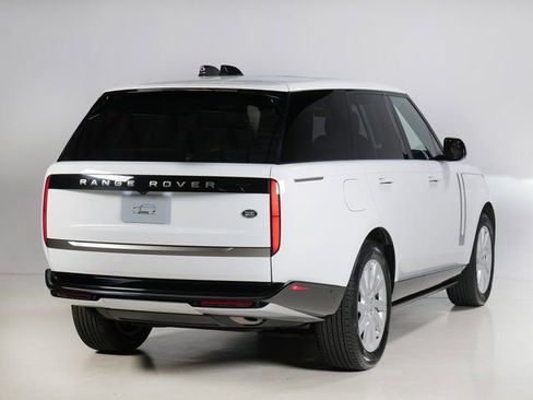 Used 2023 Land Rover Range Rover SE AWD/4WD image 2