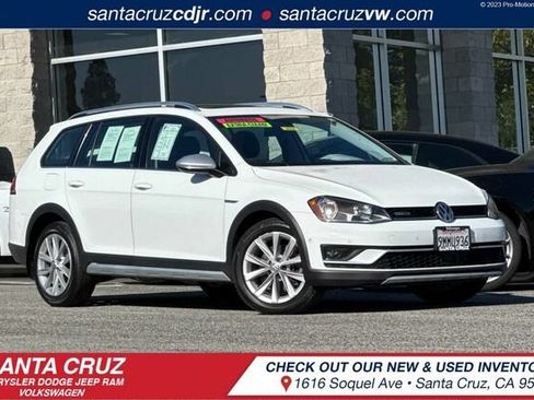 Used 2017 Volkswagen Golf Alltrack SE AWD/4WD image 1
