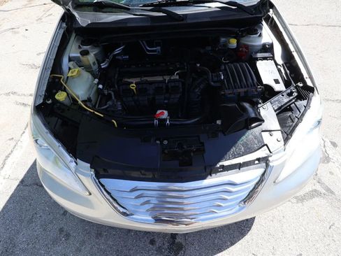 Used 2012 Chrysler 200 Touring FWD image 11