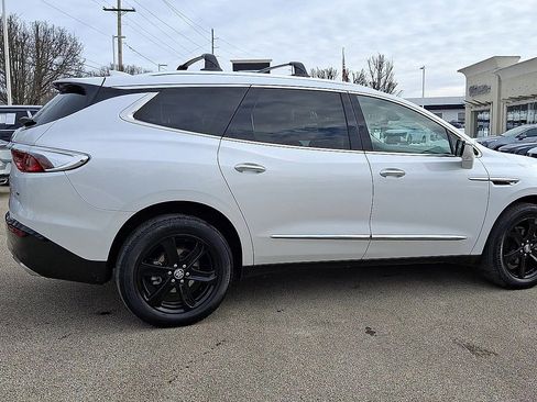 Certified 2024 Buick Enclave Essence w/ Experience Buick Package image 9