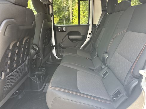 Used 2021 Jeep Gladiator Mojave AWD/4WD image 22