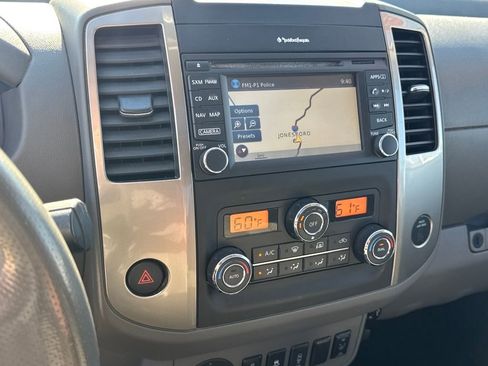 Used 2019 Nissan Frontier SL image 24