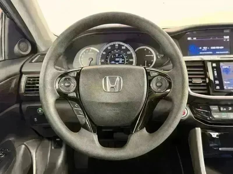 Used 2017 Honda Accord EX image 26