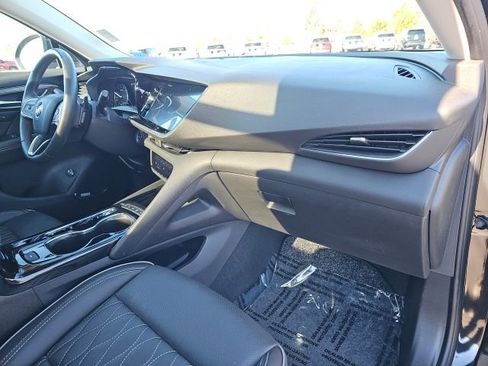 Used 2023 Buick Envision Avenir image 34