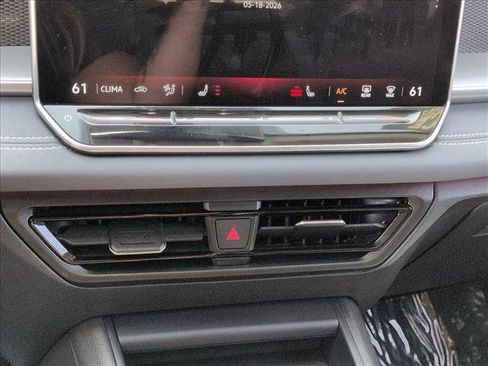 Used 2025 Volkswagen Tiguan SE FWD image 15