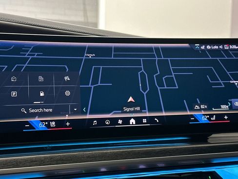 Certified 2023 BMW 740i w/ Parking Assistance Package image 25