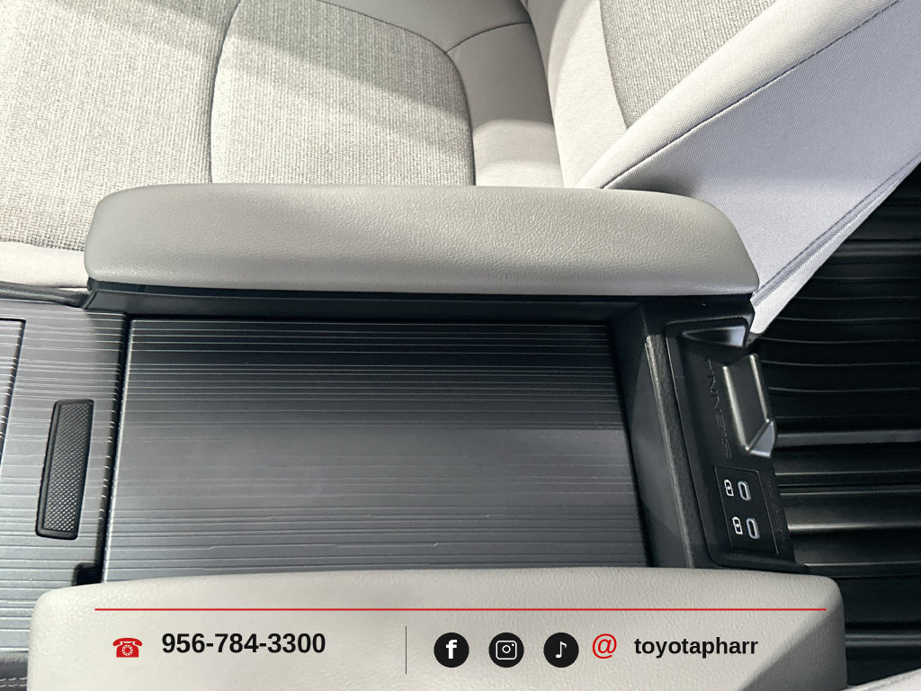 Used 2025 Toyota Sienna LE FWD image 13