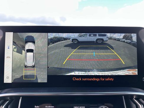 Used 2024 Lexus LX 600 4WD w/ Luxury Package image 25