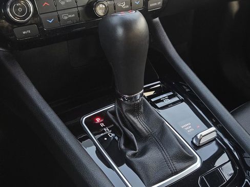 Used 2024 Jeep Compass Limited image 21