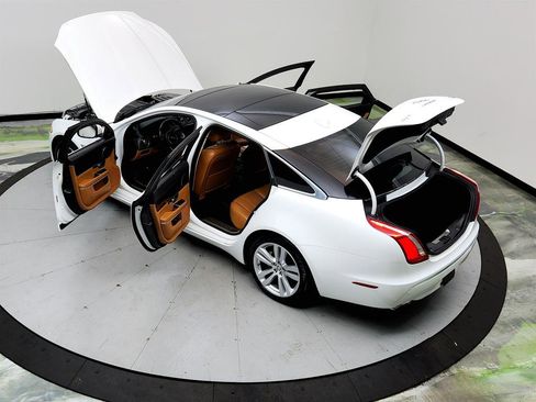 Used 2013 Jaguar XJ L Portfolio AWD/4WD image 40
